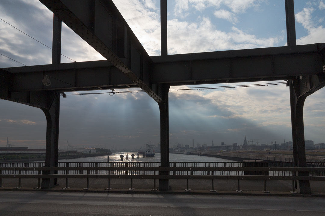 Norderelbe vor der Freihafenelbbrücke.