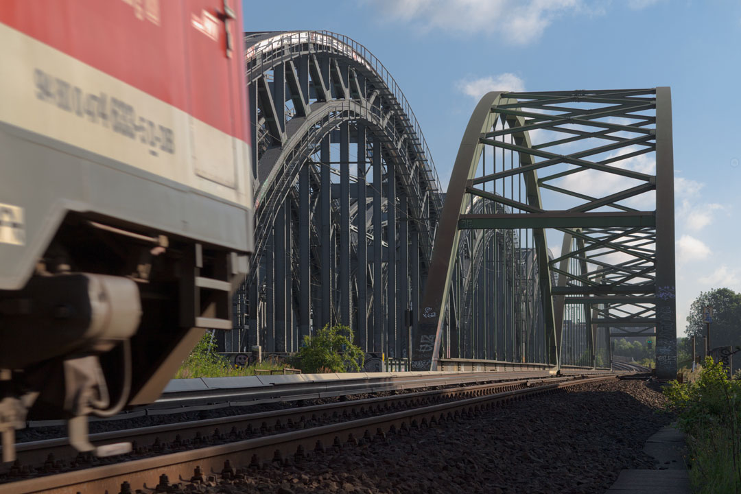 S-Bahn-Brücke über die Norderelbe.