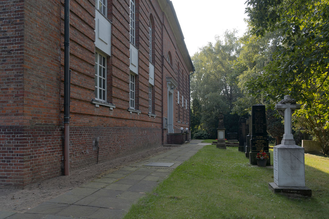 Nordseite der Kirche von St. Gertrud Altenwerder