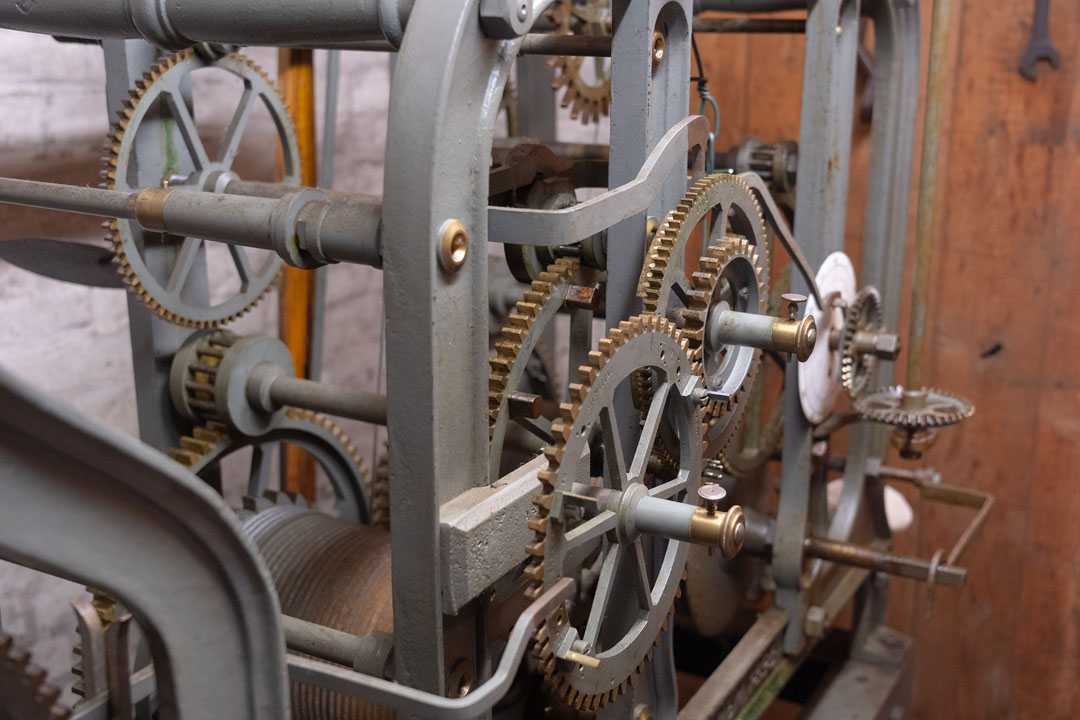 mechanisches Uhrwerk im Kirchturm von St. Gertrud Altenwerder
