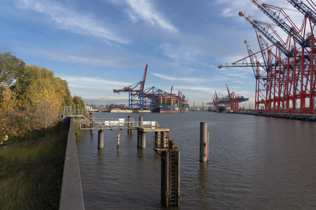 Mündung des Petroleumhafens in den Parkhafen.